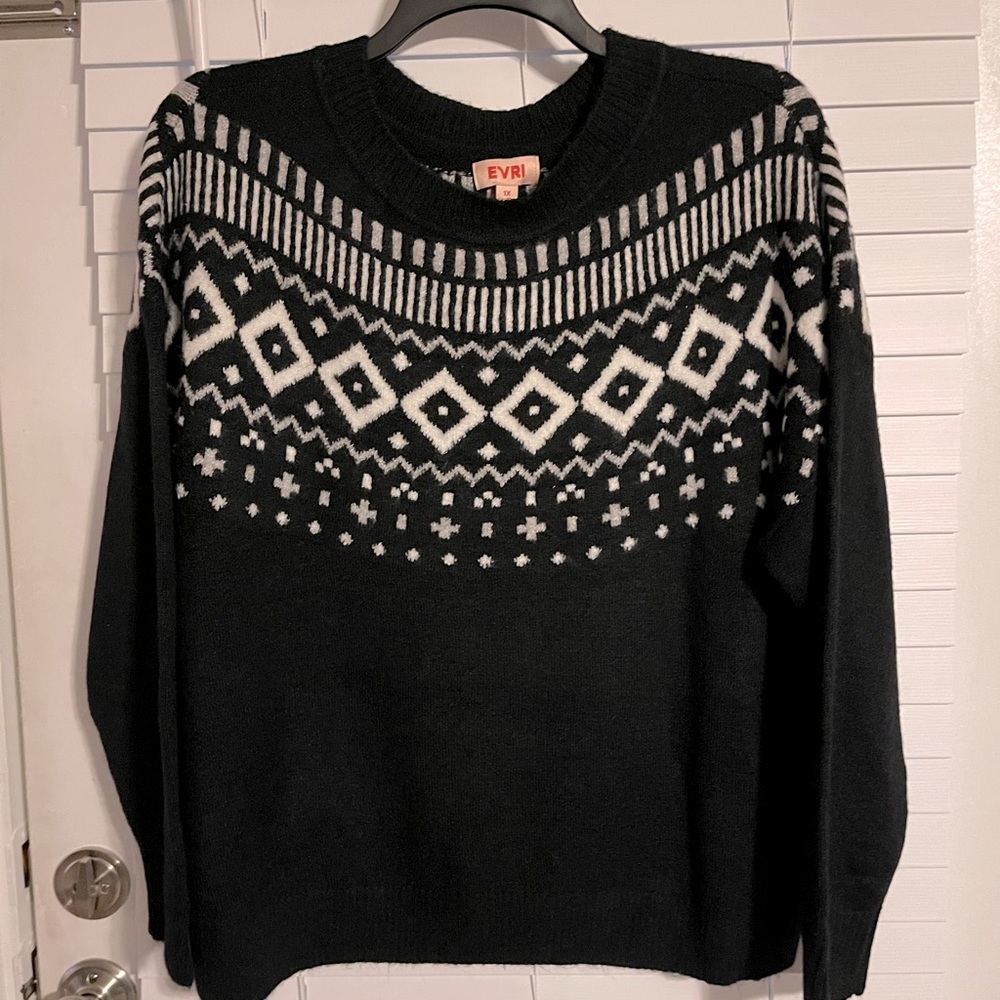 EVRI Women’s Sweater Black & White Size XXL